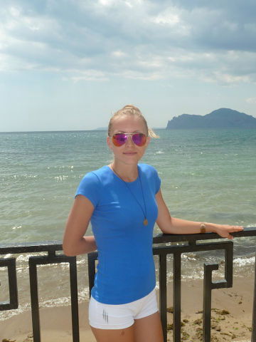 Александра Леонова