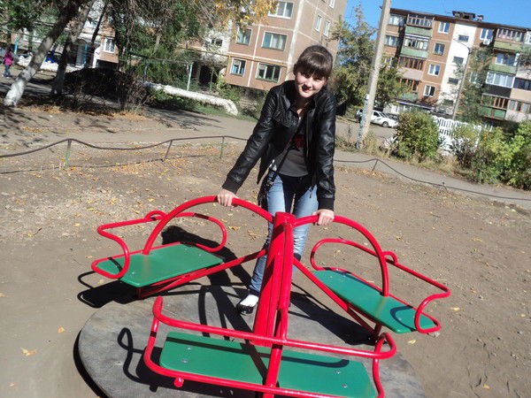 Лена Сотникова