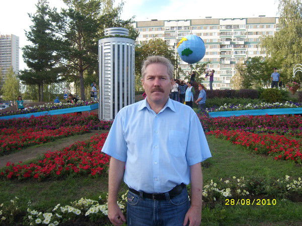 Владимир Антонов