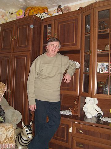 Анатолий Степанов