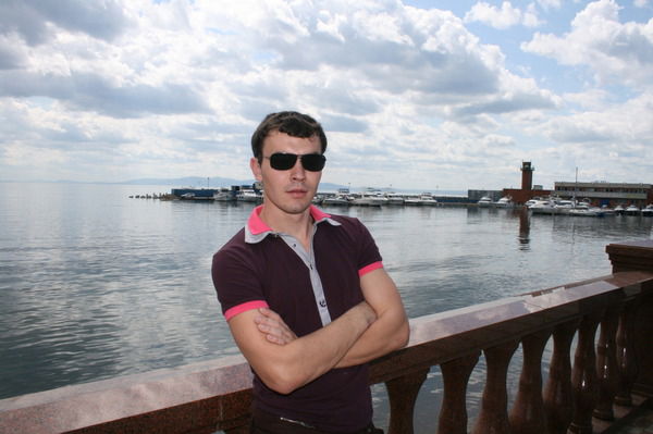 Денис Максутов