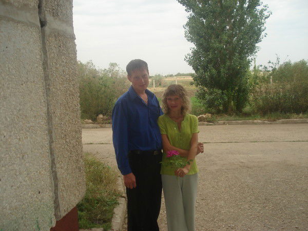 Анатолий Тихонов