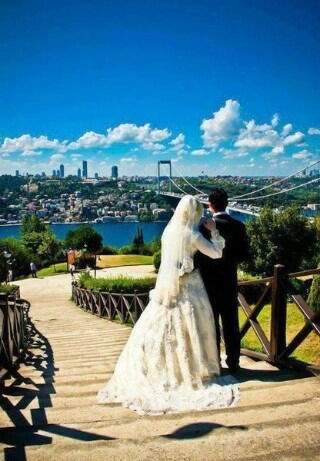 Девушка Загадка