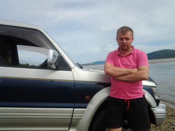 Виктор Голиков