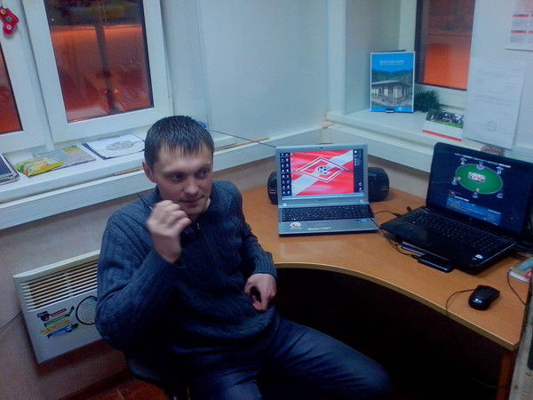 Роман Захаров