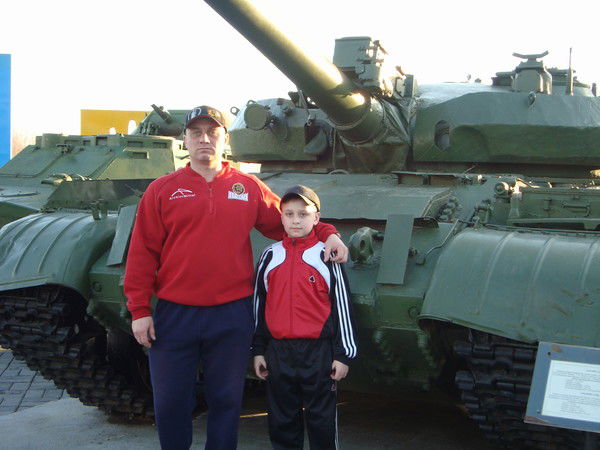 Слава Емельянов