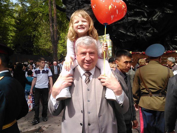 Борис Гузев