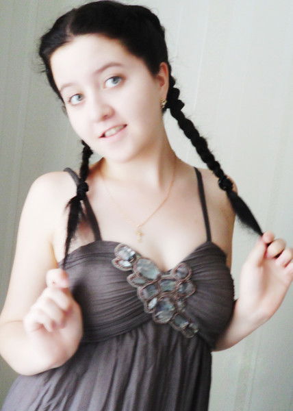 Оленька Христиничева