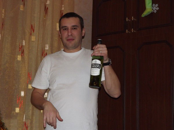 Аркадий Попов