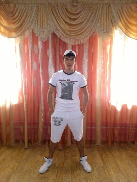 Азим Урмонов