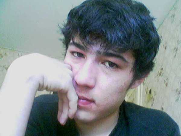 Бобир Искандаров