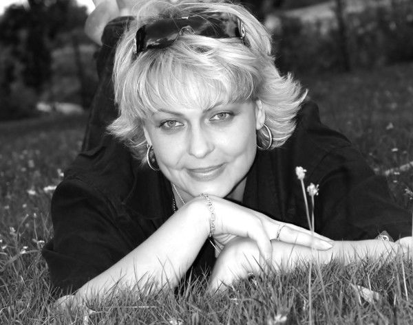 Елена Долгополова