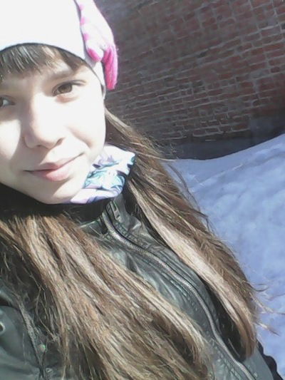 Юля Эмекова