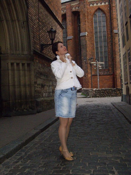 Анна Тихонова