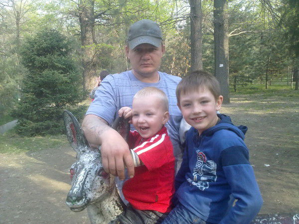 Анатолий Иванов