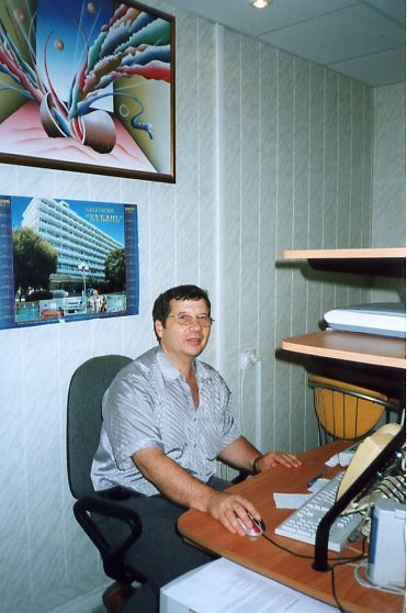 Михаил Перов