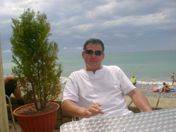 Виктор Емельянов