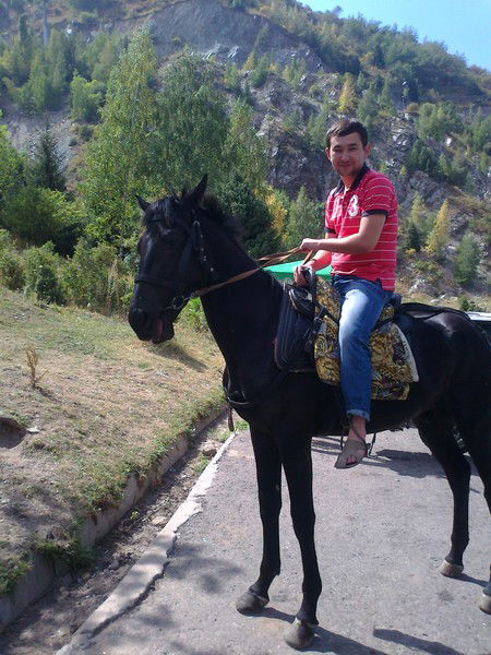 Нариман Купешов