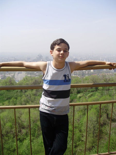 Ленар Капаров