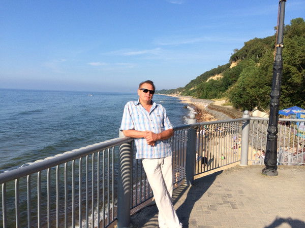 Борис Бобров