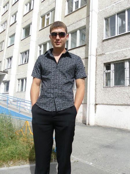 Денис Белоусов