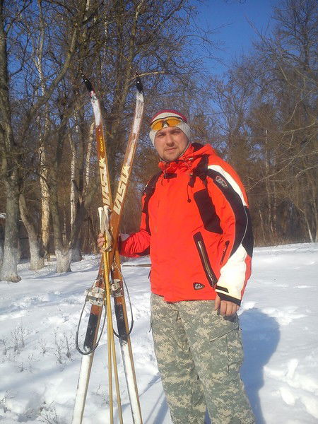 Денис Пахарь