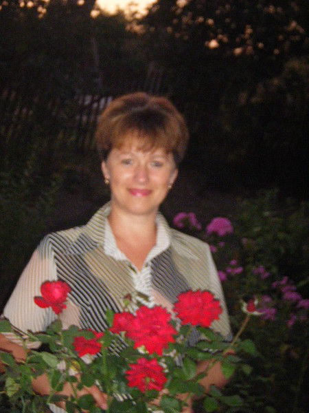 Елена Момоток