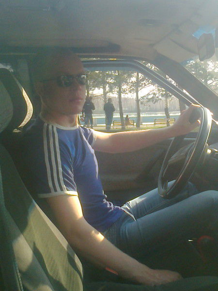 Денис Бутов