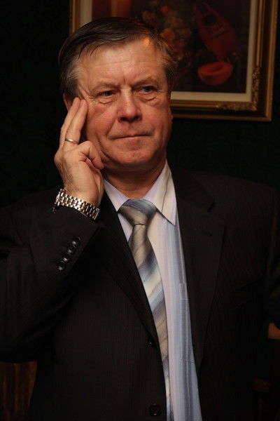 Виктор Николаев