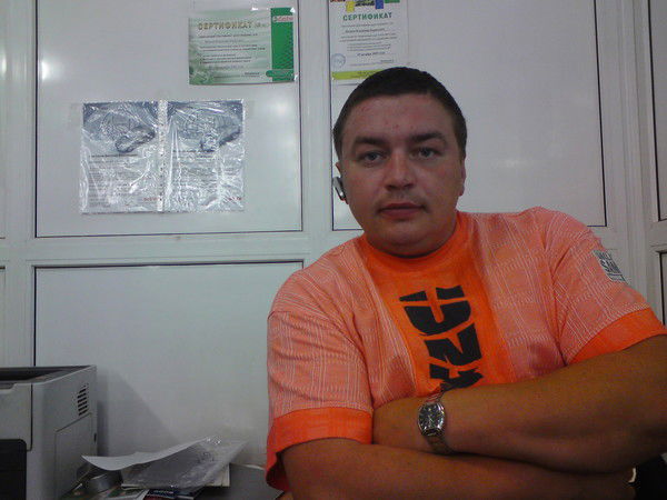 Владимир Петров