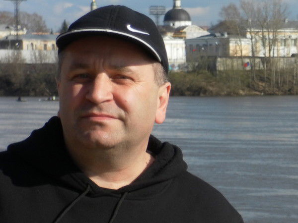 Владимир Петров