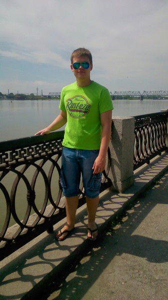 Александр Толстов