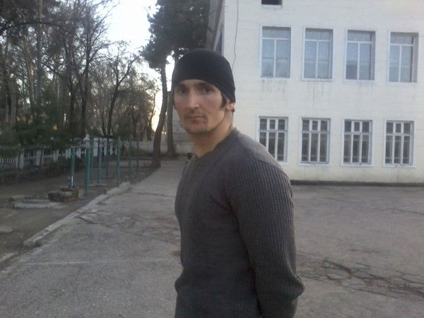 Шерзодчон Шарипов