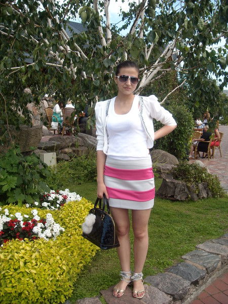 Али]*нка Ханова