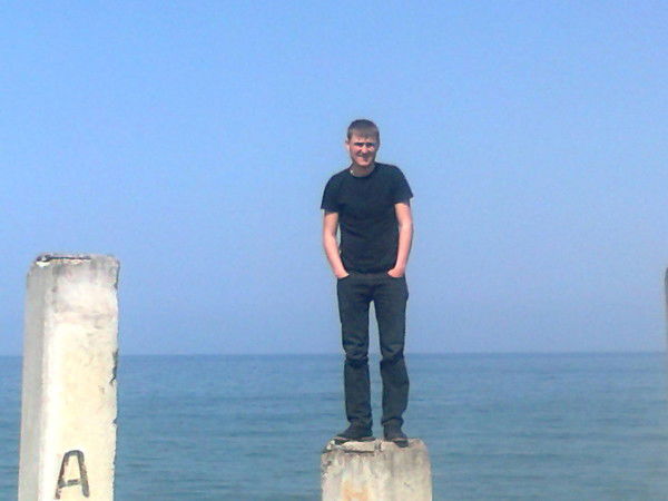 Денис Долженко