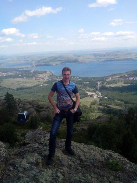 Анатолий Титов