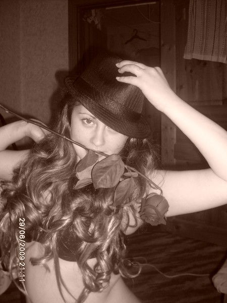 (((Анютка)) ))