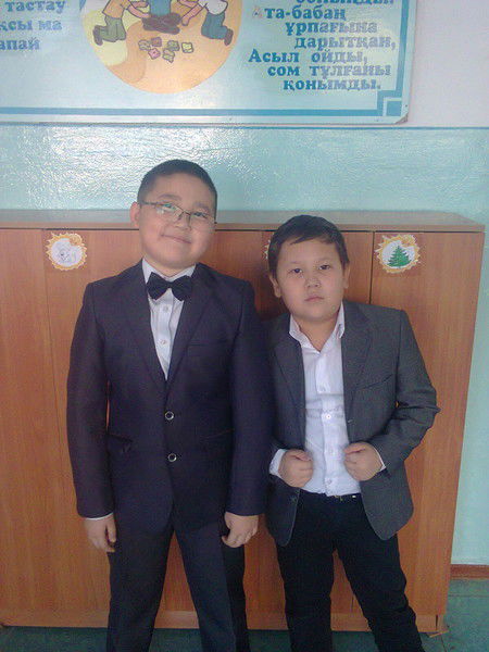 Али Сериков