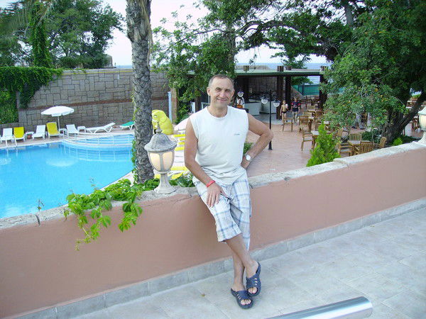 Михаил Злотников