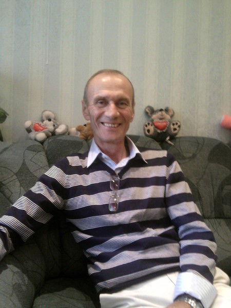 Александр Листровой