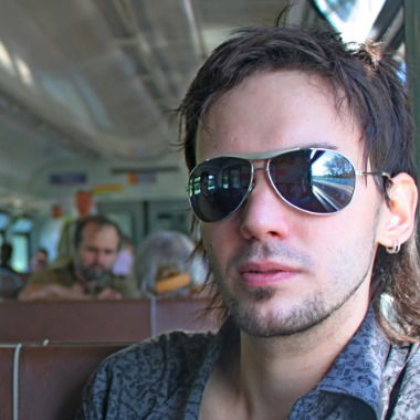 Александр Серов