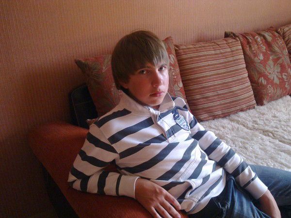 Саша Гузий~[K0Ta]~