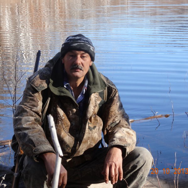 Гена Холодов