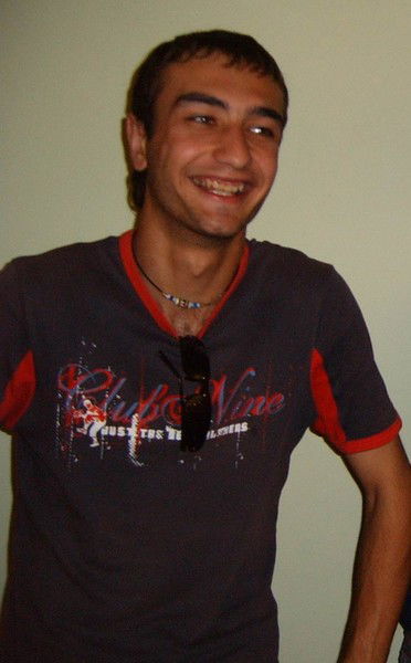 Стас Николатян