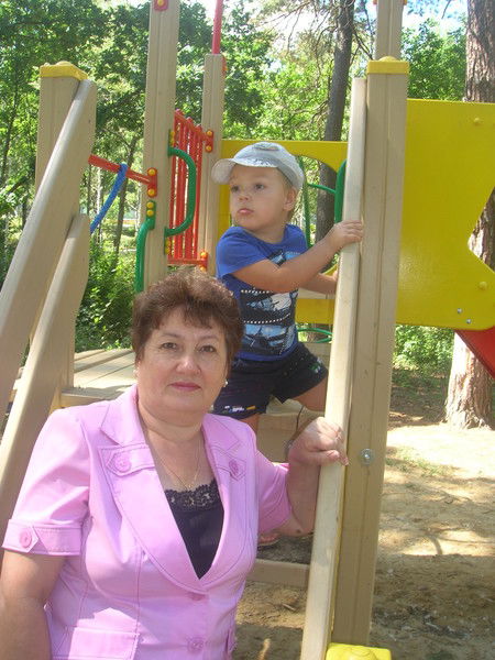 Надежда Костенко