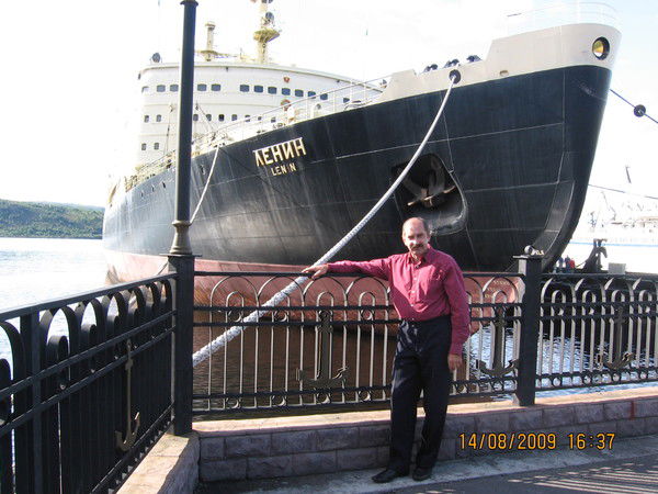 Александр Исаев