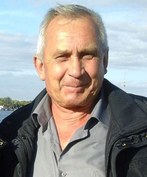 Александр Плотников