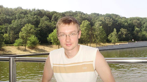 Владимир Азаров