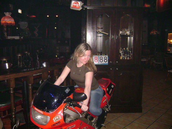 Александра Попова