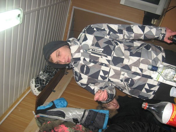 Толя Поминов